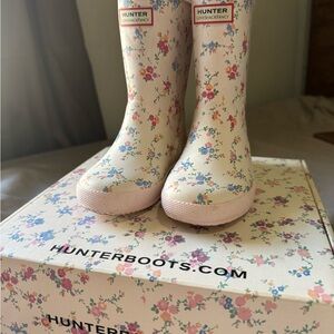 Hunter Kids Floral Rain Boots in Cream with Pink and Blue Accents